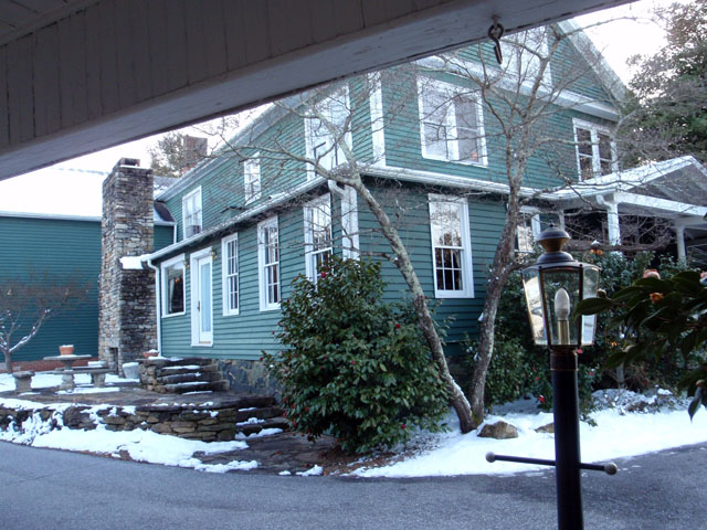 Pine Crest Inn